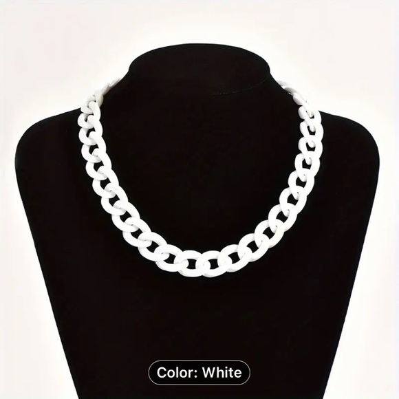 Acrylic chic chain adjustable necklace - Picture 9 of 9